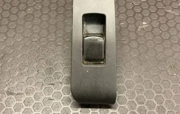 Nissan X-Trail T31 Electric window control switch 82960JG00A