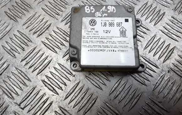 Volkswagen PASSAT B5 Airbag control unit/module 1j0909607