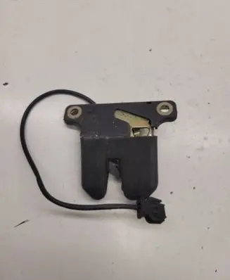 Audi A6 S6 C4 4A Tailgate/trunk/boot lock/catch/latch 4A5827505B