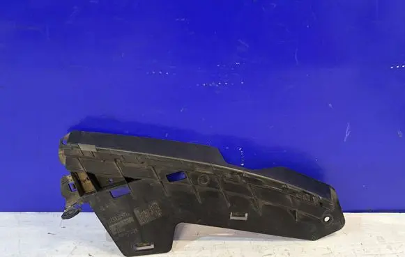 Volvo XC70 Front bumper mounting bracket 30796387