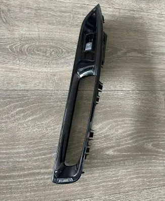 Honda Jazz IV GR Electric window control switch M64613