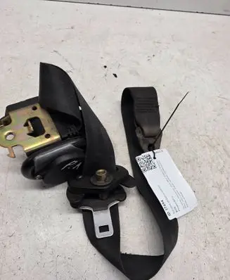 Peugeot 607 Front seatbelt 049021