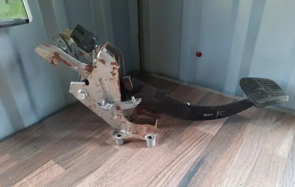 Subaru Outback Brake pedal