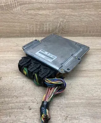 Volvo S40, V40 Engine control unit/module ECU 8200065996 0281010441