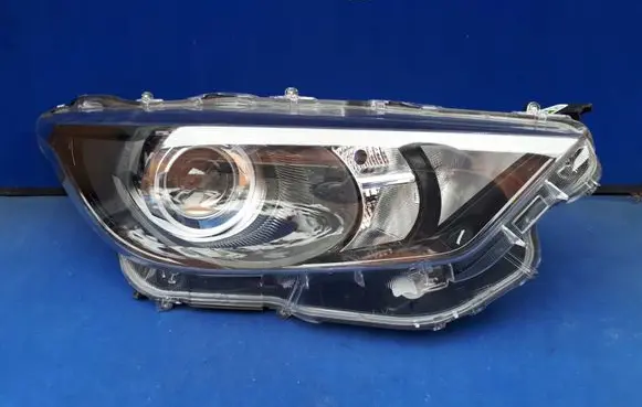 Toyota Yaris XP210 Headlight/headlamp