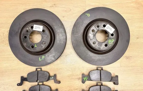 Audi A4 S4 B9 8W Brake pads (front) 8W0615301P 8W0615116AD