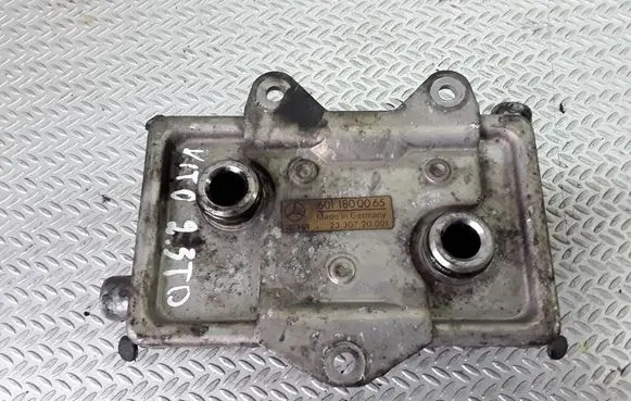 Mercedes-Benz Vito Viano W638 Oil filter mounting bracket 6011800065
