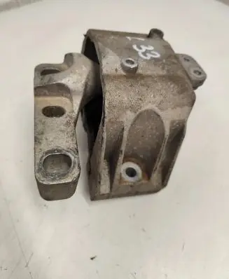 Audi A3 S3 8L Engine mount bracket 15908620