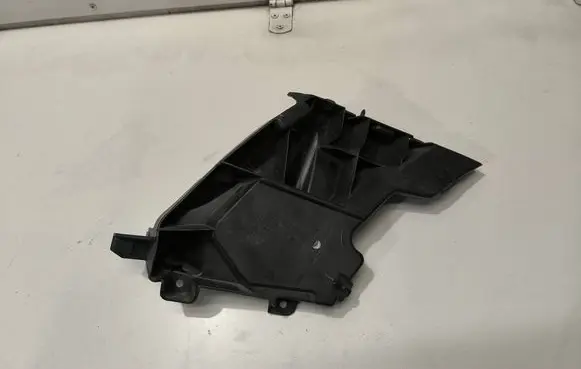 Audi A7 S7 4G Front bumper mounting bracket 4G8807283A
