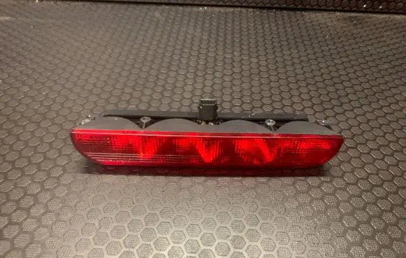 Audi A8 S8 D2 4D Third/center stoplight 8D5945097A