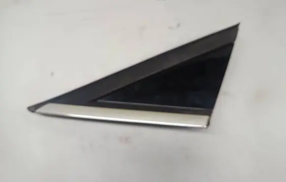 Peugeot 5008 Front door glass trim molding 96859483XT 96859485XY