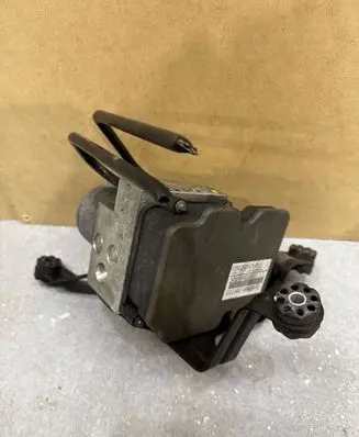 BMW X5 F15 ABS Pump 6856841