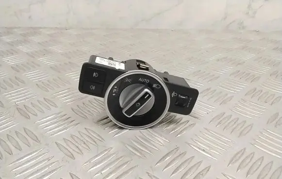 Mercedes-Benz C W204 Light switch A2049053003