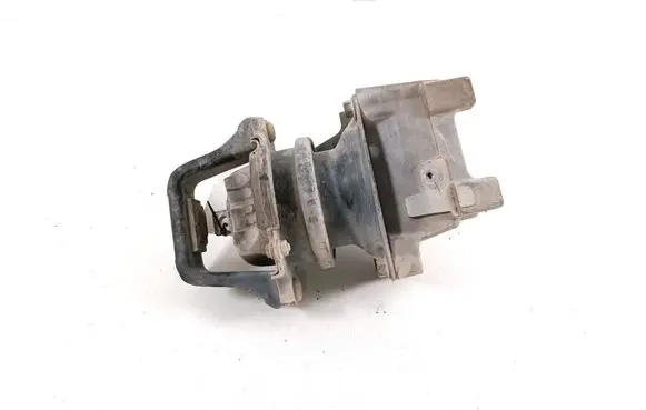 Honda Odyssey Engine mount bracket