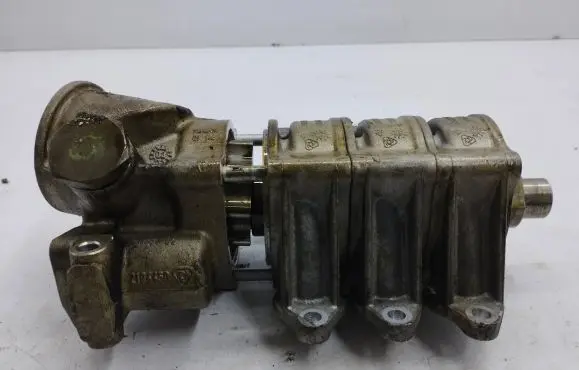 Maserati Quattroporte Oil pump 2186436 2186430 11273001