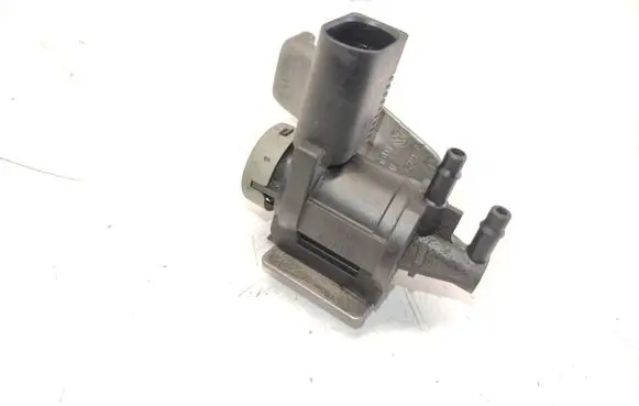Volkswagen Polo V 6R Turbo solenoid valve 1K0906283A