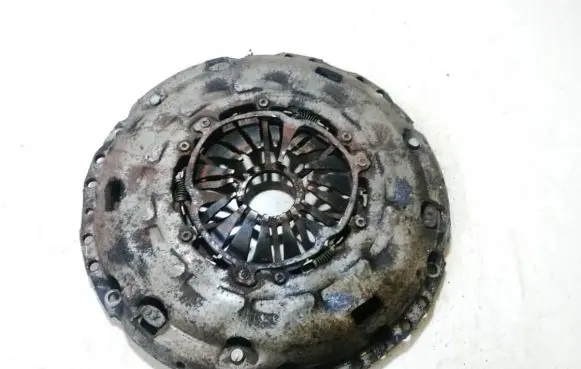 Volkswagen Golf VI Pressure plate 