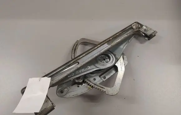 Rear door manual window regulator