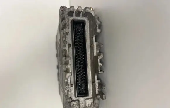 Volkswagen PASSAT B5 Engine control unit/module 028906021EG 0281001557