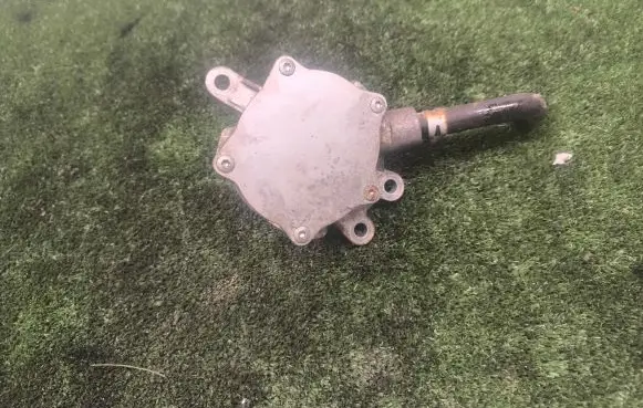Toyota Auris E180 Vacuum pump ST839M1A