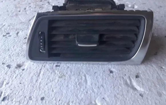 Audi A7 S7 4G Dashboard side air vent grill/cover trim 4G8820902