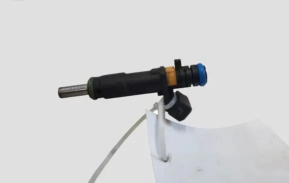 Opel Zafira B Fuel injector 55353806