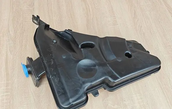 BMW 5 G30 G31 G38 Windshield washer fluid reservoir/tank 8071453 7357287
