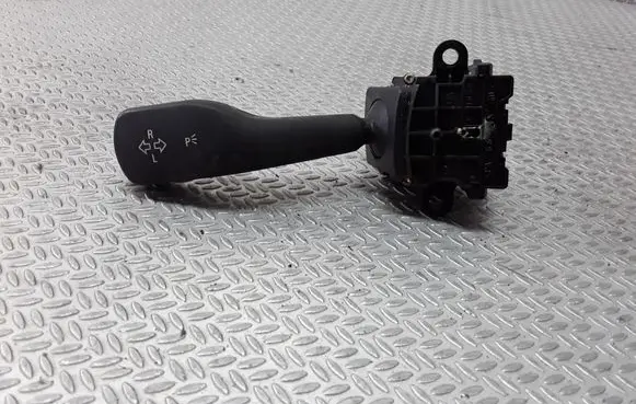 BMW 3 E46 Indicator stalk 8363662K