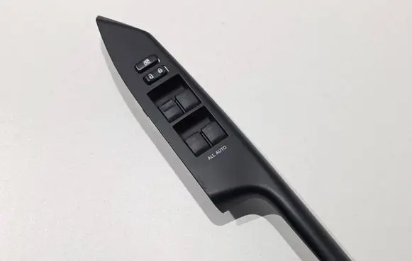 Lexus CT 200H Electric window control switch 8404033100