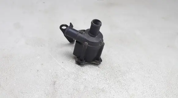Volkswagen PASSAT B8 Electric auxiliary coolant/water pump 5Q0121599Q 5Q0965561B
