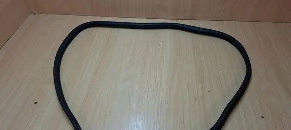 Rear door rubber seal (on body)
