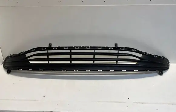 Chrysler Pacifica Front bumper lower grill 68241708AC 65020N M79372