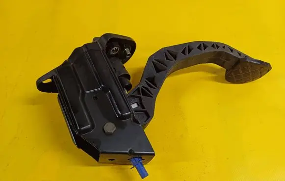 Volkswagen Polo Clutch pedal 6Q1721059F 020502