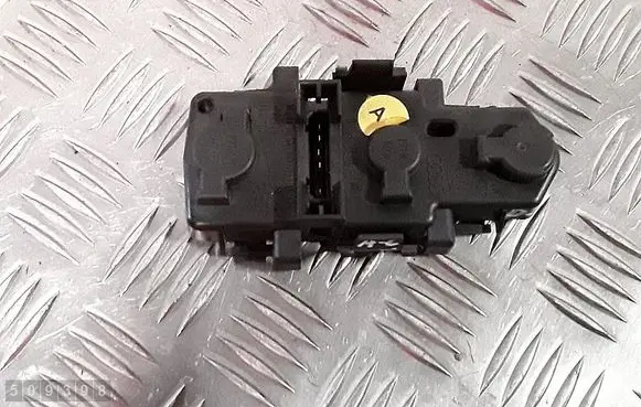 Audi A6 S6 C5 4B Tail light bulb cover holder b5831bl