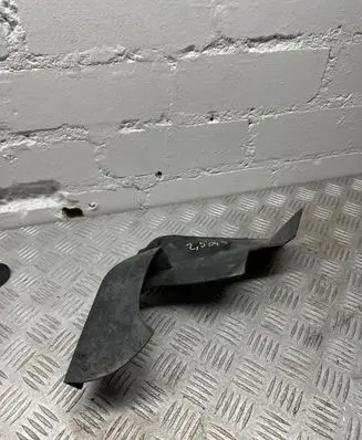 Volkswagen Transporter - Caravelle T5 Front bumper mounting bracket 7H5863199