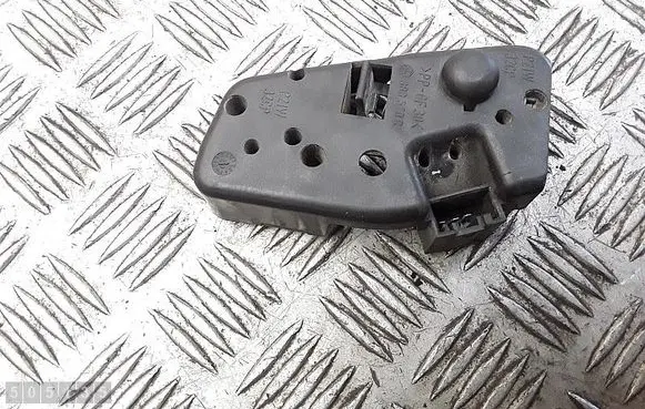 BMW 3 E46 Tail light bulb cover holder 388570r