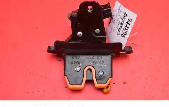 Skoda Octavia Mk1 (1U) Tailgate/trunk/boot lock/catch/latch 1U6827501C