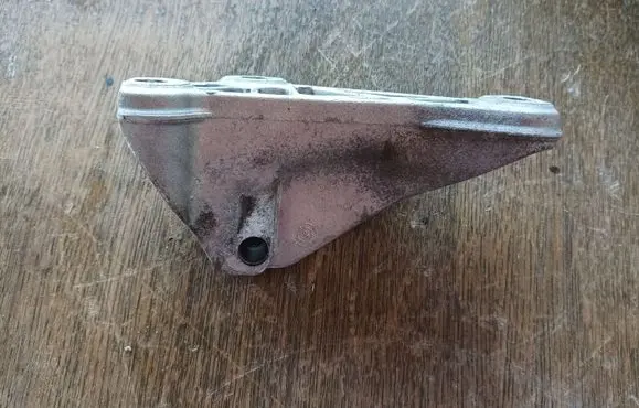 BMW 1 E81 E87 Fuel pump bracket 7804376 24168110