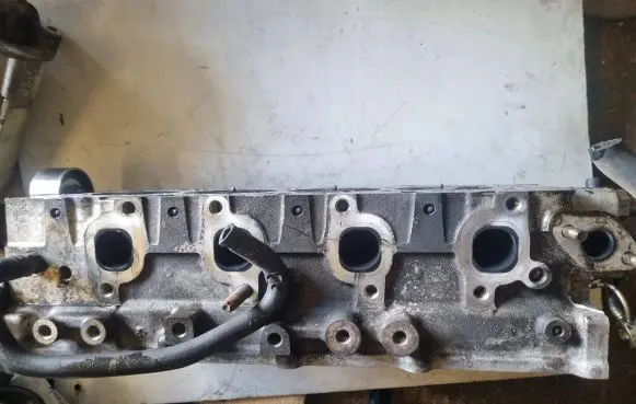 Toyota Avensis Verso Other cylinder head part 