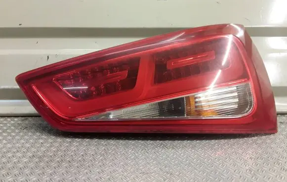 Audi A1 Tailgate rear/tail lights 8X0945094B