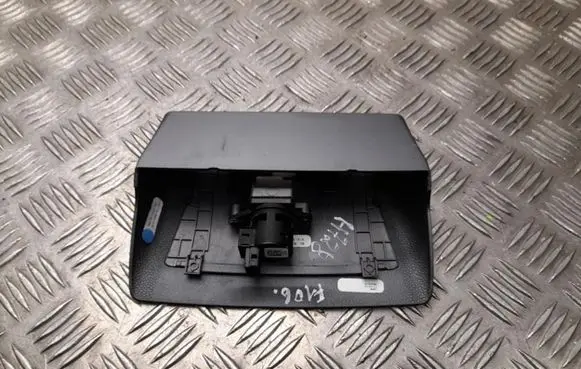 Radio/GPS head unit trim