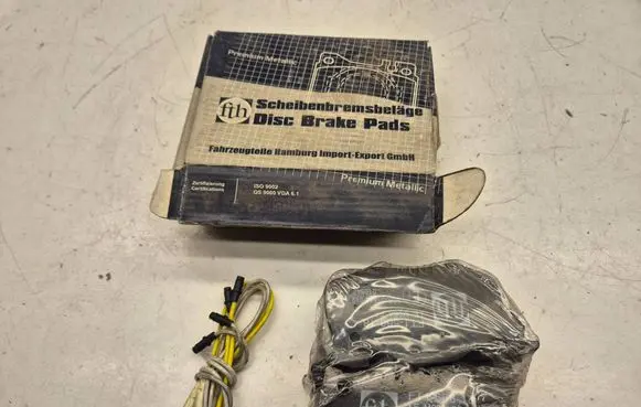 Peugeot 306 Brake pads (front) 90R01858049 21610