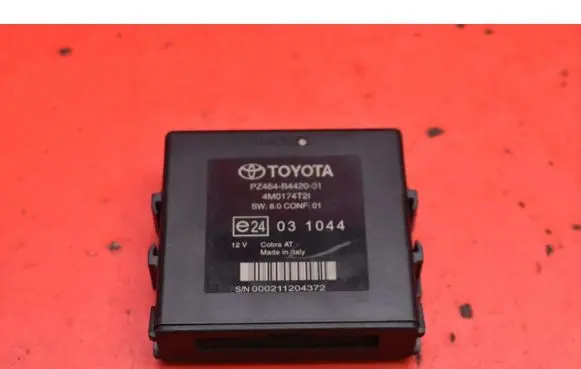 Toyota Avensis Verso Engine control unit/module ECU PZ464-B4420-01