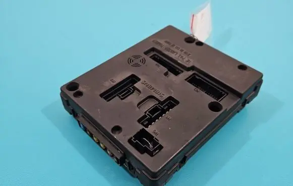 Renault Scenic I Central body control module 8200029342B IMPRK1372099