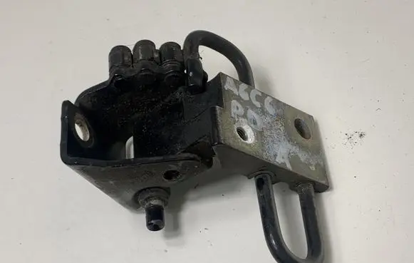 Audi A6 S6 C6 4F Front door lower hinge 8E0831412B