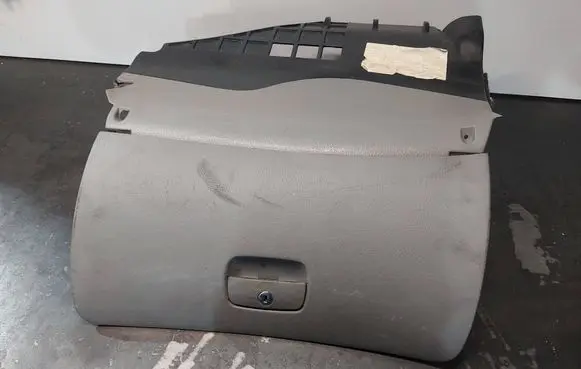 Volkswagen PASSAT B5 Glove box 3B1857101
