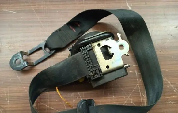 Peugeot 206 Front seatbelt 96361049xx