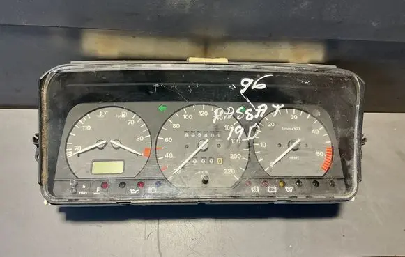 Volkswagen PASSAT B4 Speedometer (instrument cluster) 3A0919033C