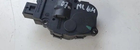 Mercedes-Benz ML W164 A/C air flow flap actuator/motor 