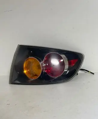 Mazda 3 I Rear/tail lights P2688 0638e11 2PRS1